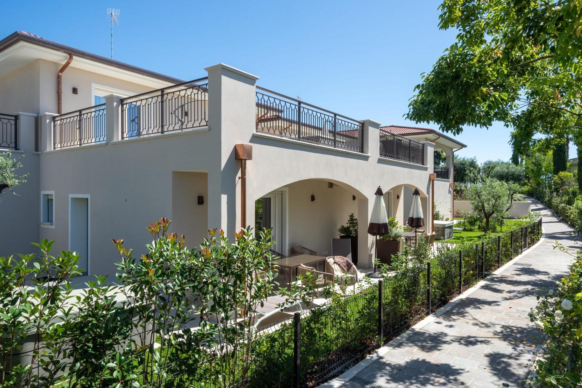 Villa Silvia Apartments San Felice del Benaco Exterior foto